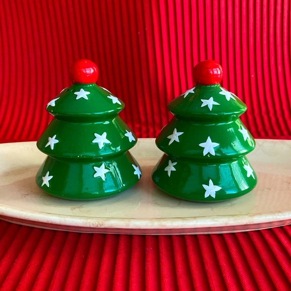 SALE!! Christmas Tree S&P Shakers - Ceramic - Picture 2 of 5